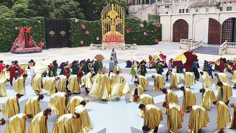 “Vũ hội Ánh Dương” là một trong những sự kiện đồng hành mở màn đầy ấn tượng cho Lễ hội Pháo hoa quốc tế Đà Nẵng 2019 sẽ chính thức khai mạc tối 1/6/2019. “Vũ hội Ánh Dương” là một trong những sự kiện đồng hành mở màn đầy ấn tượng cho Lễ hội Pháo hoa quốc tế Đà Nẵng 2019 sẽ chính thức khai mạc tối 1/6/2019.