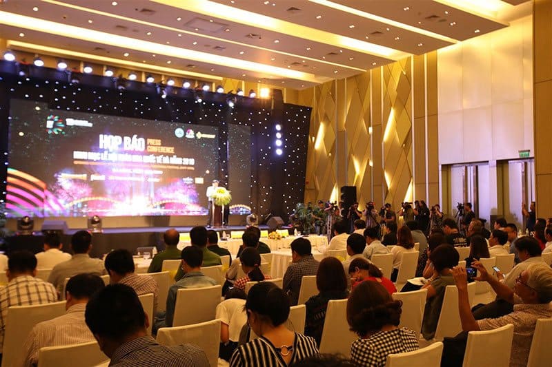 Buổi họp báo khai mạc lễ hội pháo hoa DIFF 2019. Buổi họp báo khai mạc lễ hội pháo hoa DIFF 2019.