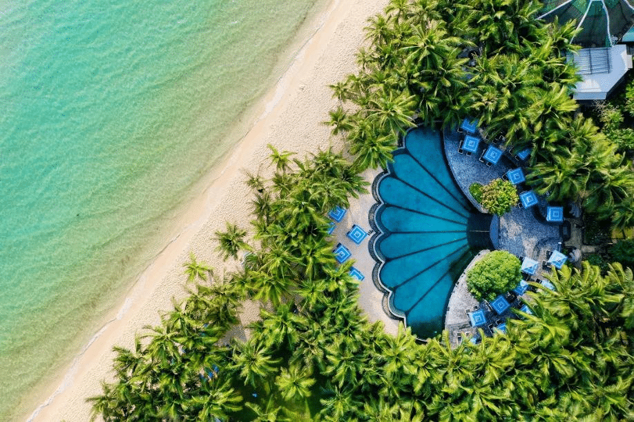 be-boi-vo-so-dang-cap-tai-JW-Marriott-Phu-Quoc-Emerald-Bay-Resort
