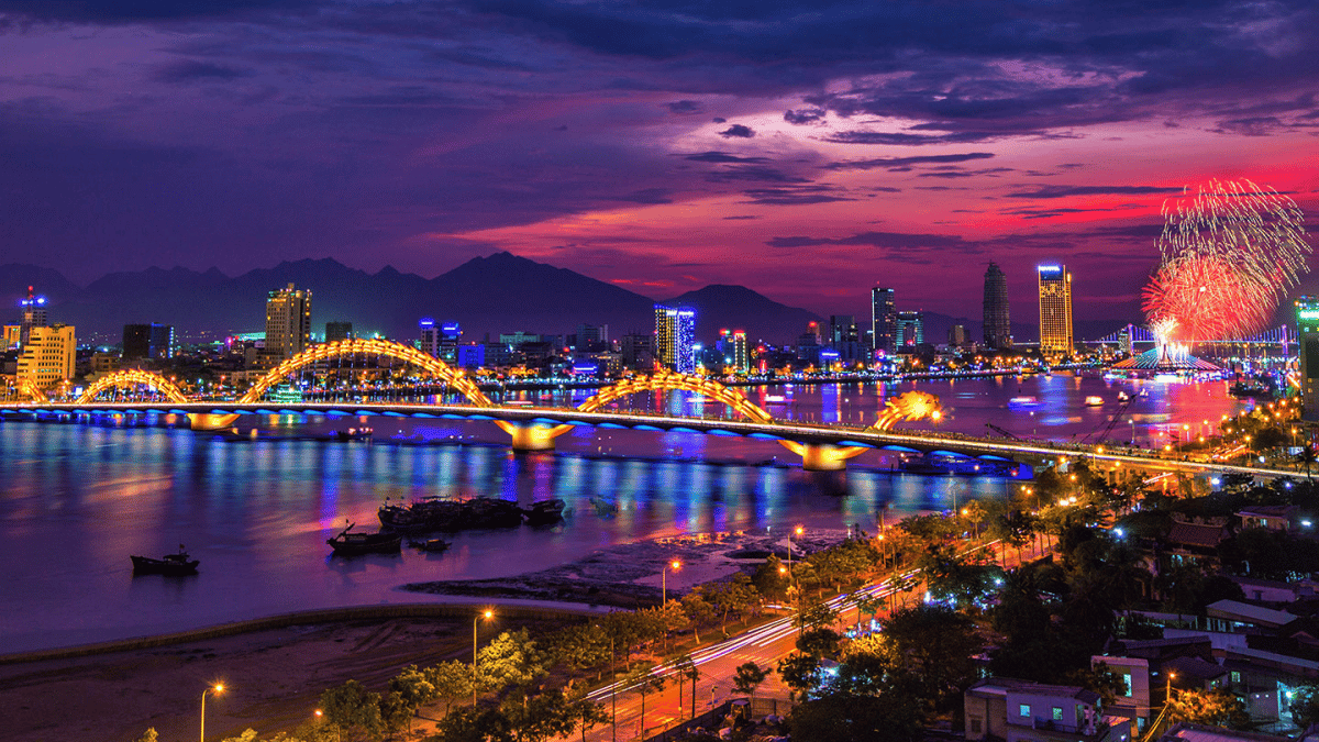 nen-tranh-di-du-lich-da-nang-vao-thang-10-den-thang-3