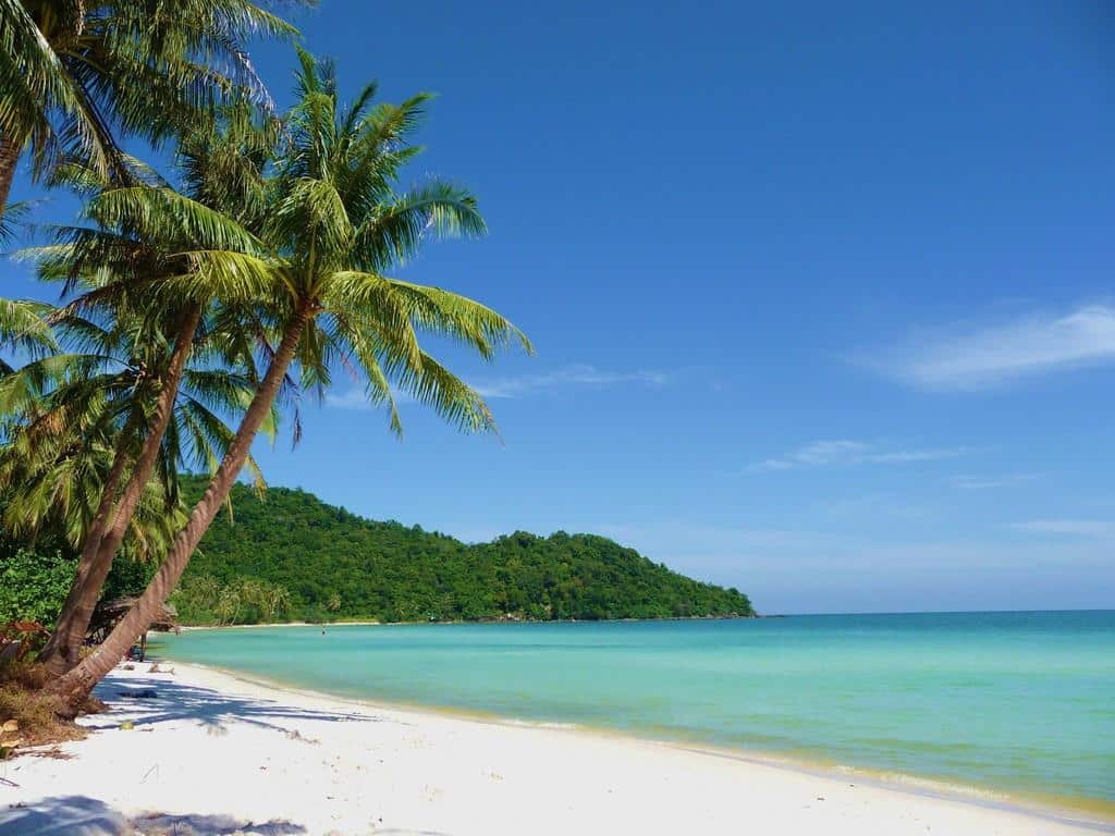 ve-dep-hoang-so-va-yen-binh-dac-biet-tai-bai-dai-phu-quoc
