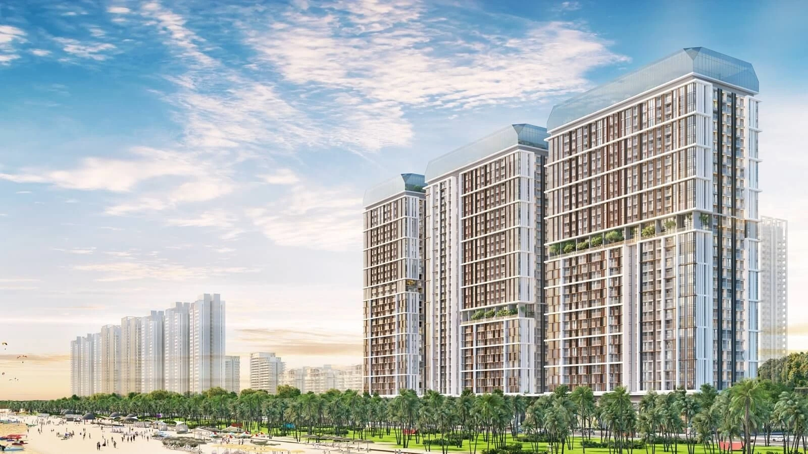 Ba tòa tháp Sun Centro Town Hạ Long vươn cao kiêu hãnh bên rặng dừa và bãi biển Bãi Cháy