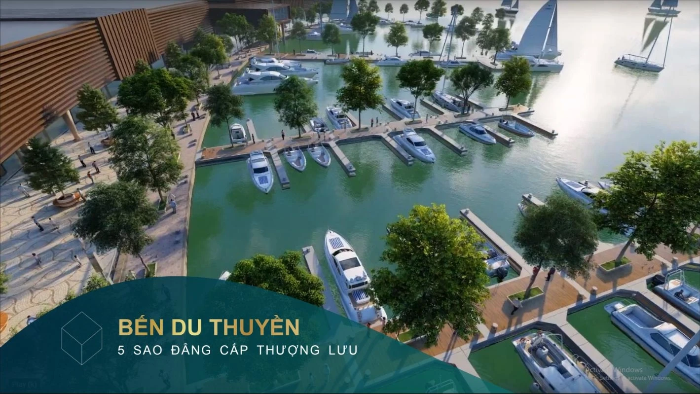 Toàn cảnh bến du thuyền 5 sao với hàng loạt du thuyền sang trọng neo đậu tại Aqua City