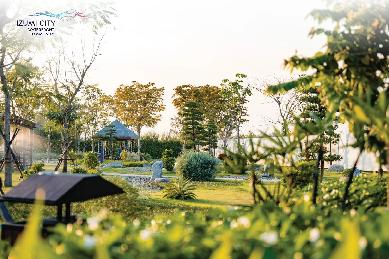 Góc nhìn cận cảnh các loại cây kiểng và chòi nghỉ tại vườn Zen